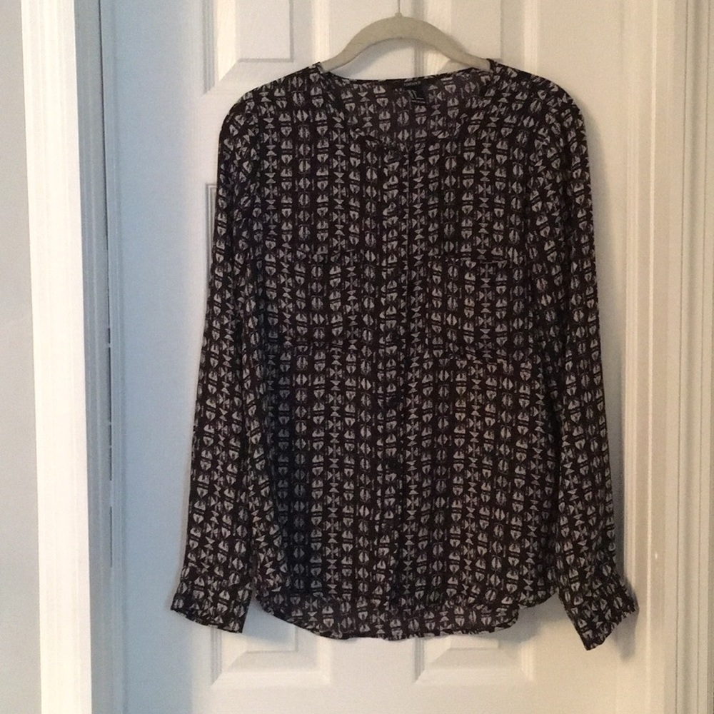 Geometric Pattern Blouse Buttondown